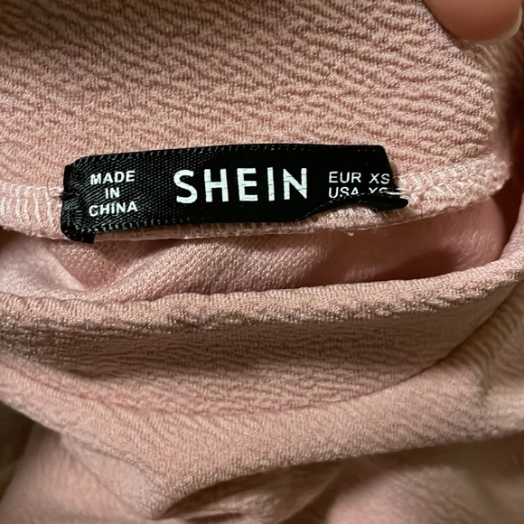 Pretty Blush Pink Ruffle Long Sleeve Bodysuit Size XS - Picture 2 of 3